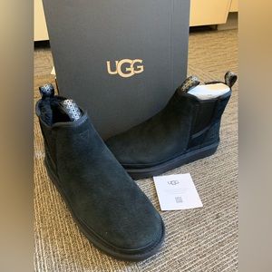 NIB black Neumel Chelsea Ugggg boots